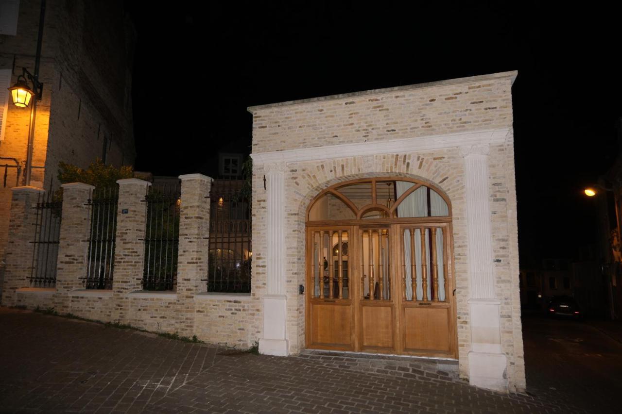 Clos Du Bailli Sint-Omaars Buitenkant foto