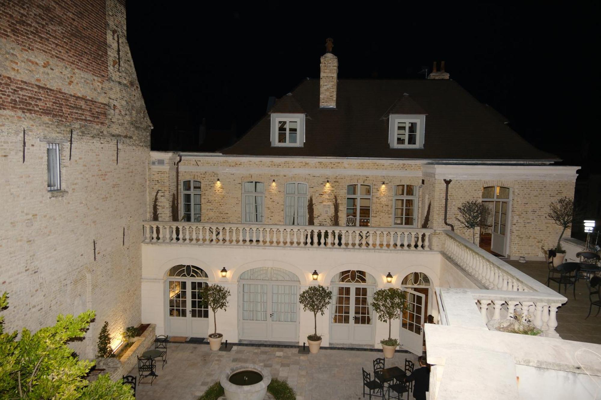 Clos Du Bailli Sint-Omaars Buitenkant foto